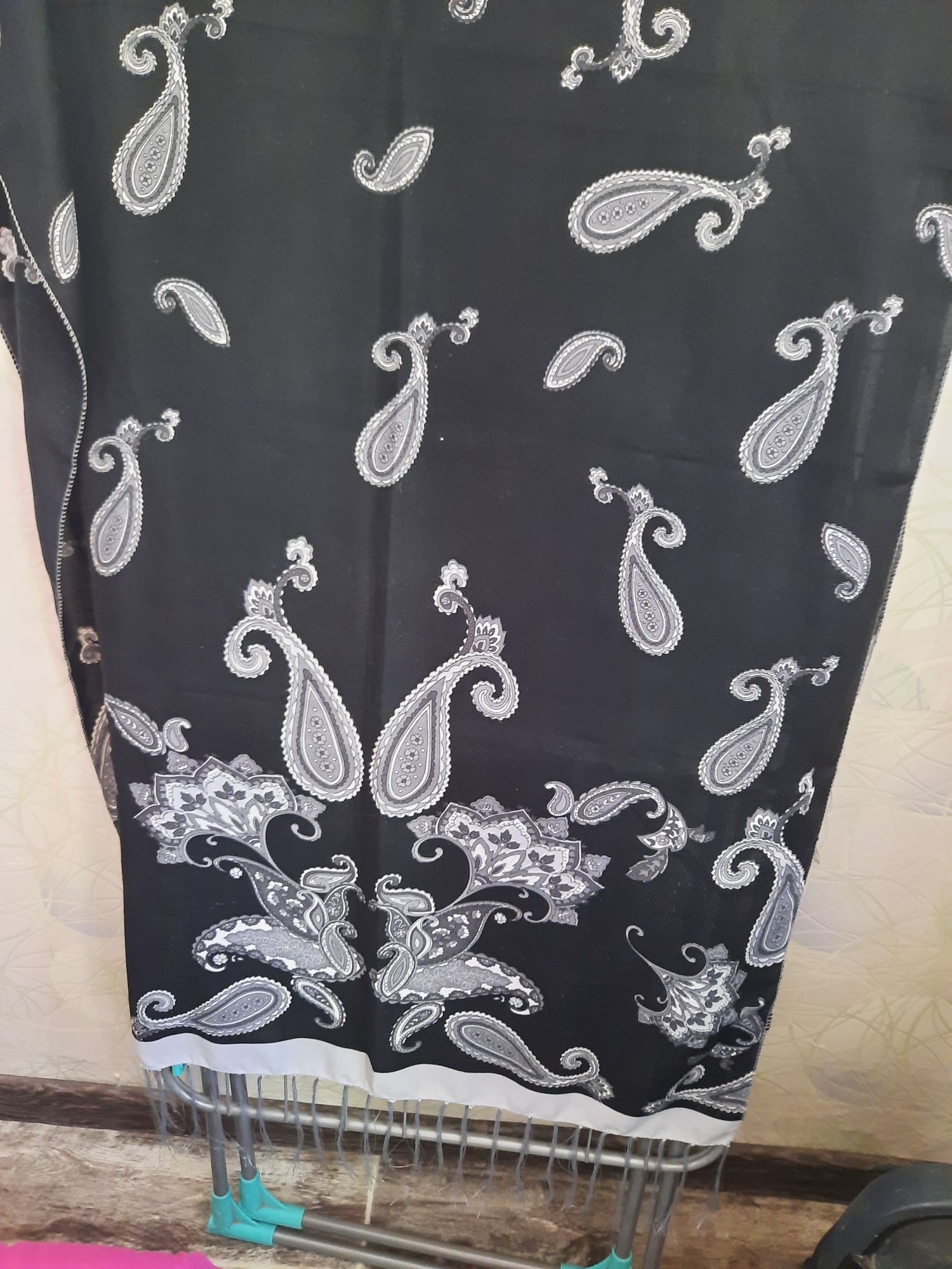 Продаю платки палантины абсолютно новые