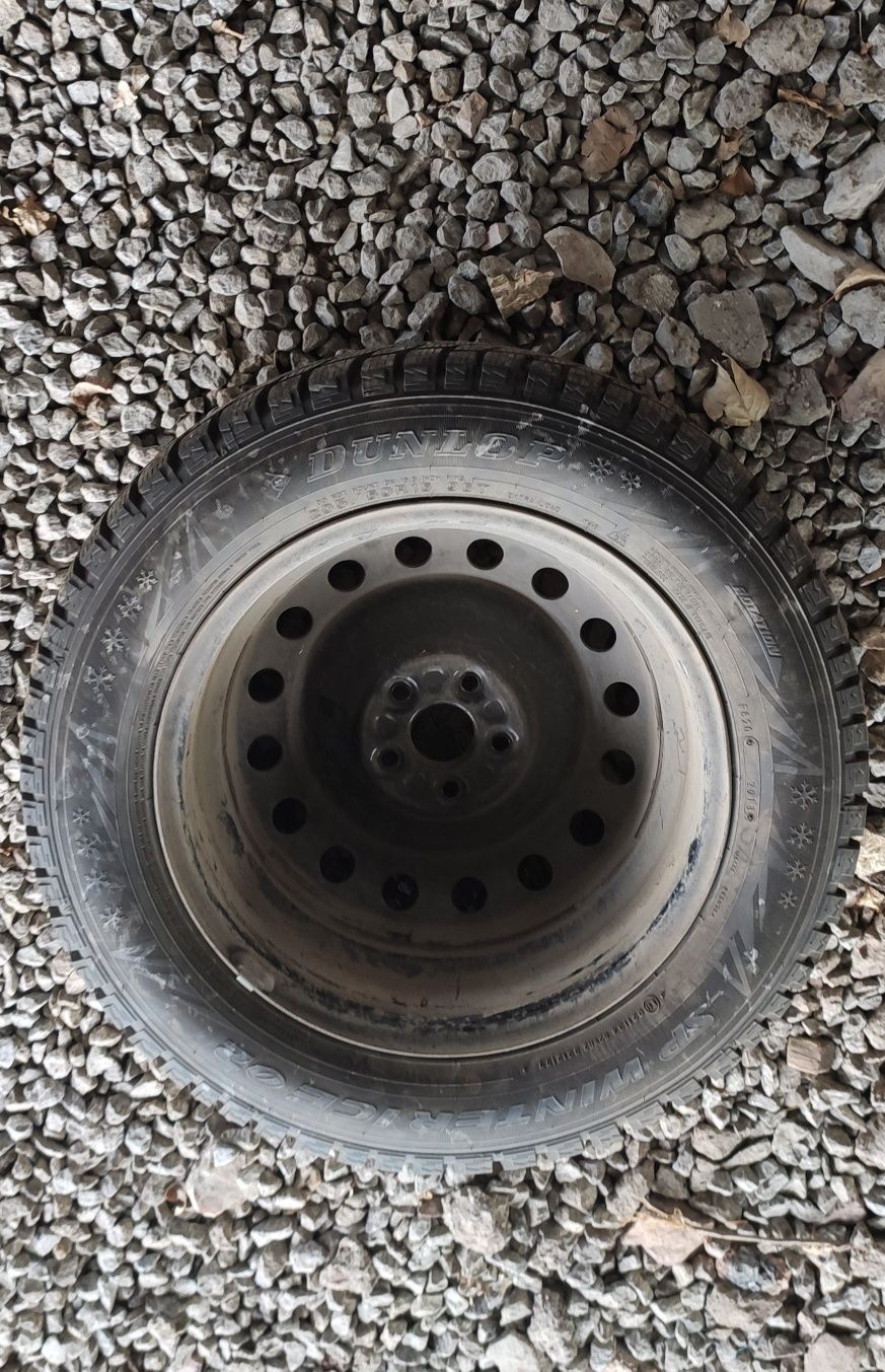 Dunlop
SP Winter Ice 02 205/60 R16