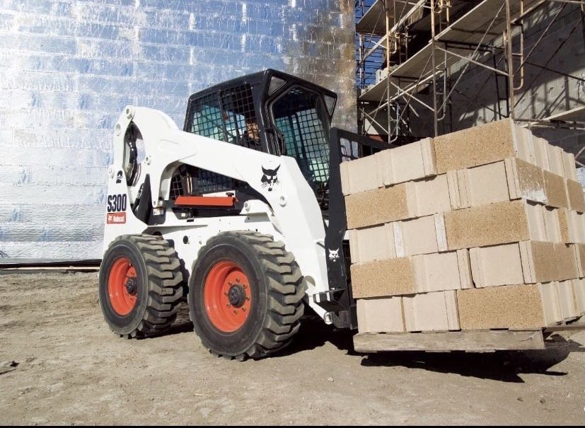 Аренда минипогрузчика или услуги мини погрузчика Бопкат bobcat МКСМ