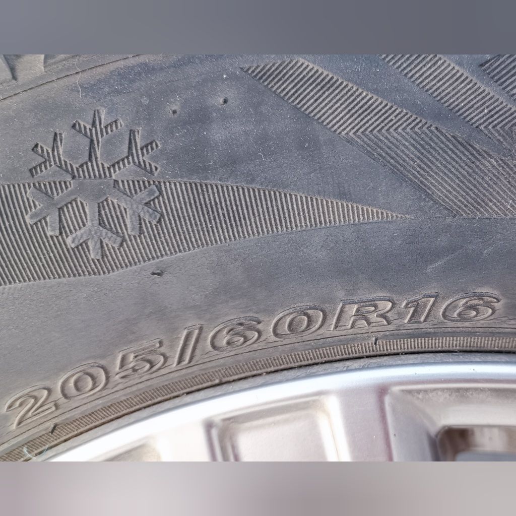 Комплект колёс 16R 205/60 4 штуки