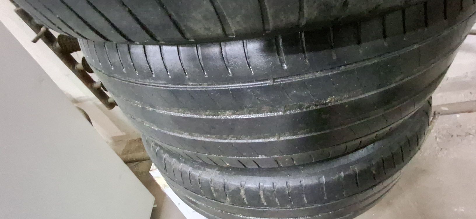 Продам летний комплект  шин  мишлен 215/55R17  98 w