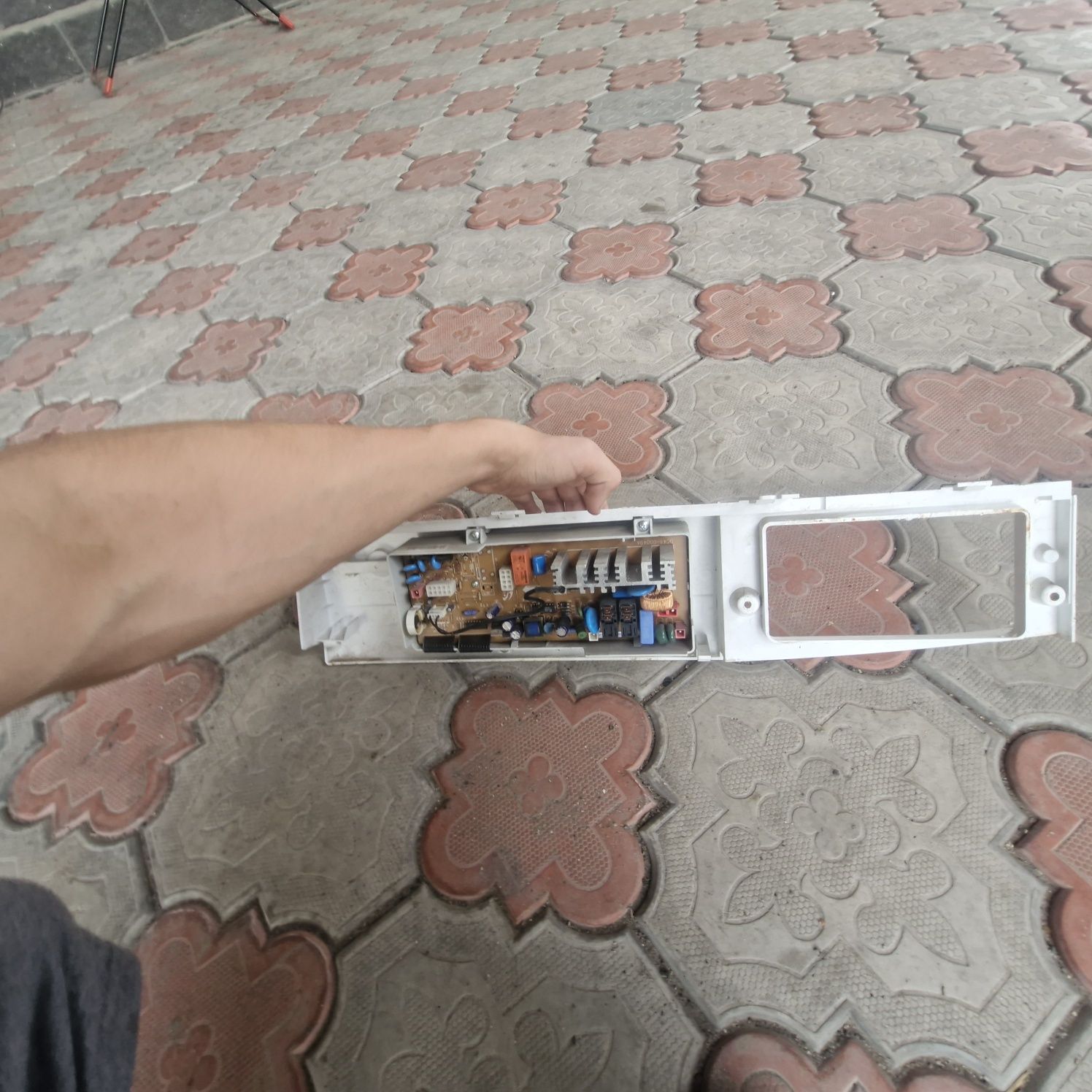 Продаю проводку и пульт управления для стиральной машины Samsung.