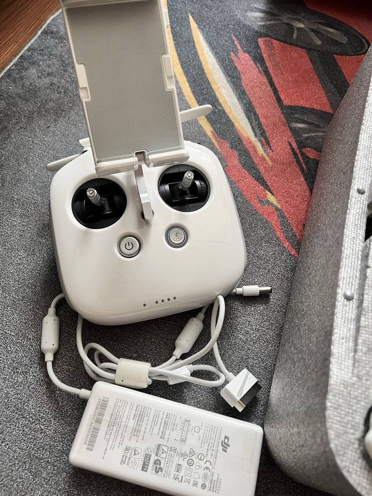 Продам Дрон PHANTOM 4 PRO срочно!