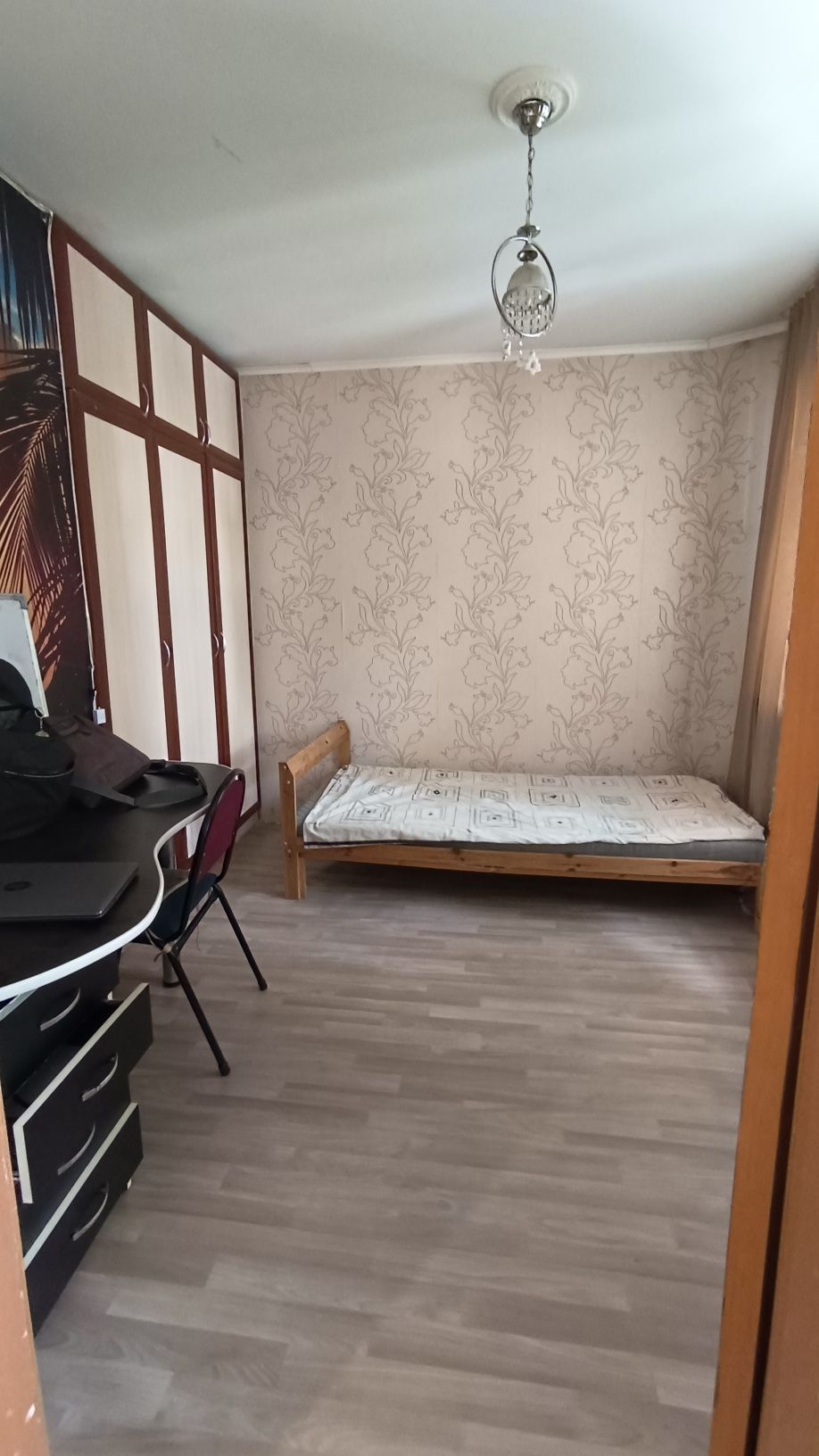 Продам 3-хкомнатную квартиру на 6 мкр.