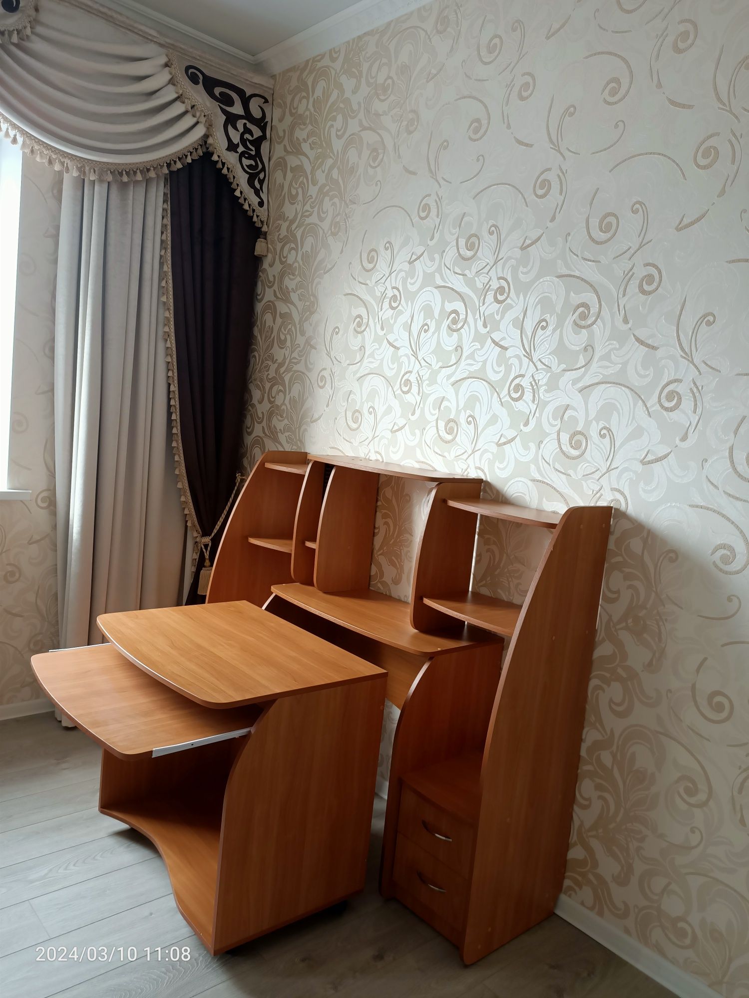 Продам тахту (кровать) и компьютер стол