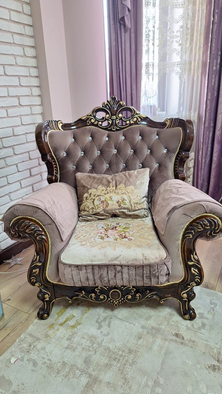 Продам диван в хорошем состоянии
