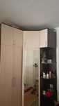 Продаю угловой шкаф -купе на ножках