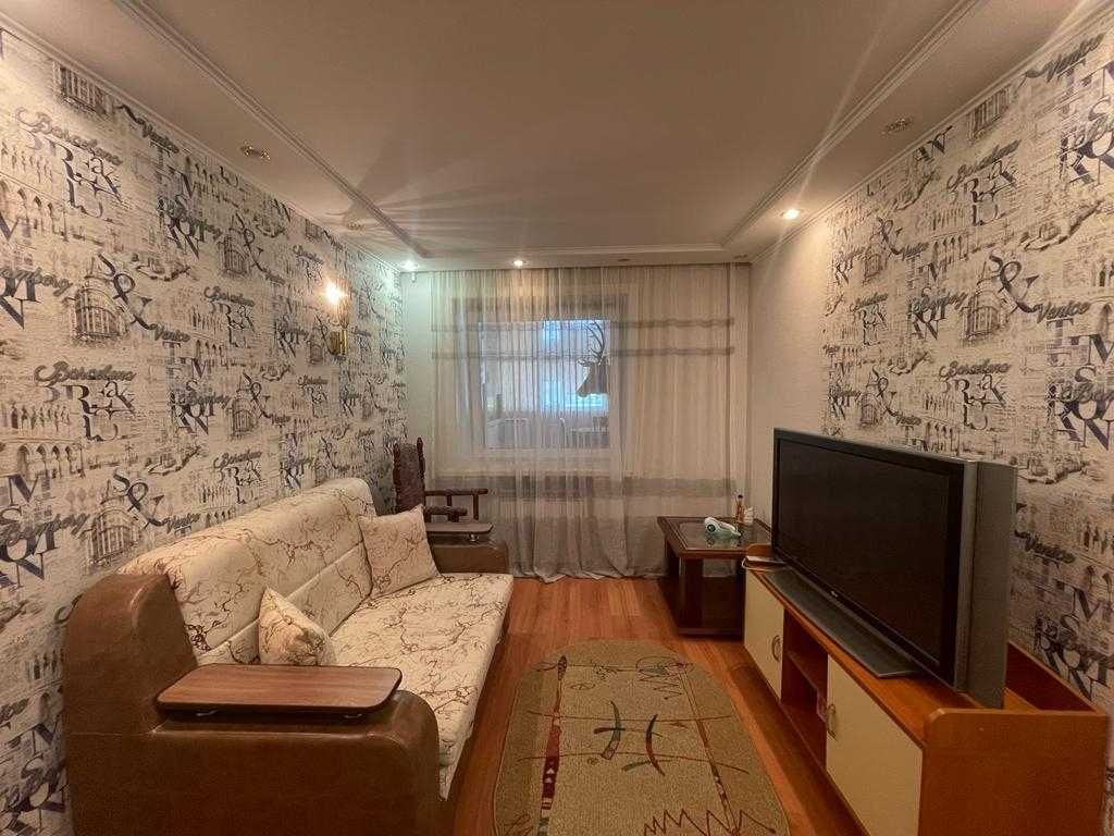 Продам просторную 6 ком квартиру. Достык Молл