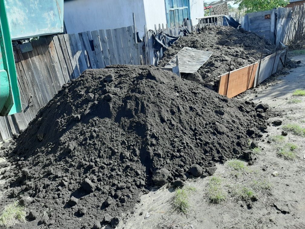 Привезу чернозём, плодородный грунт.