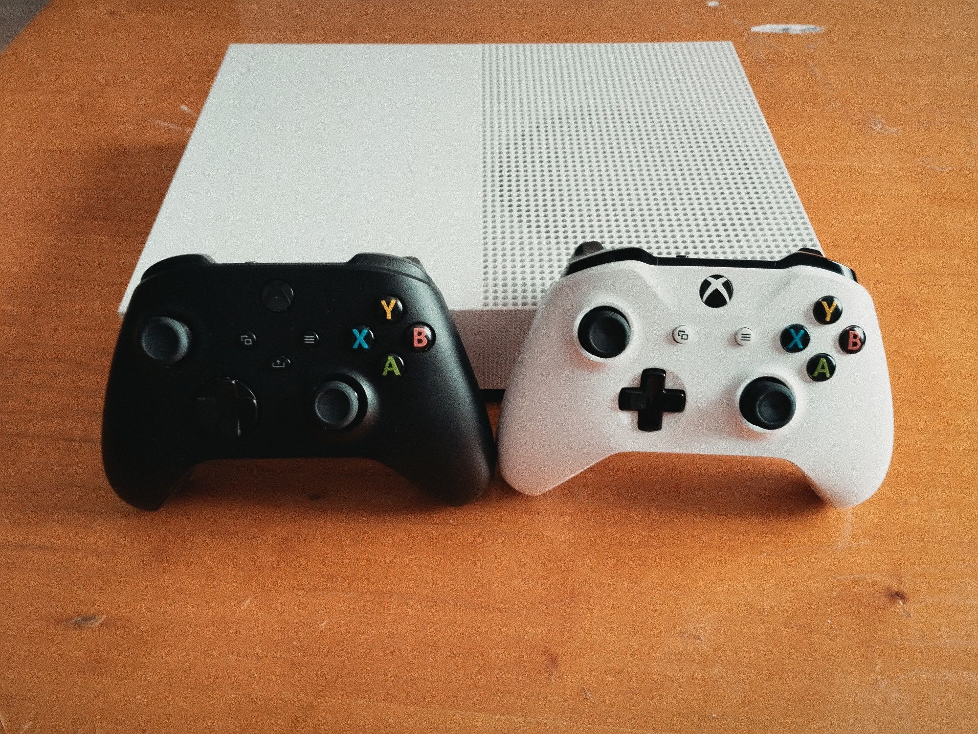 Xbox One S All Digital Edition  1tb  2джостик