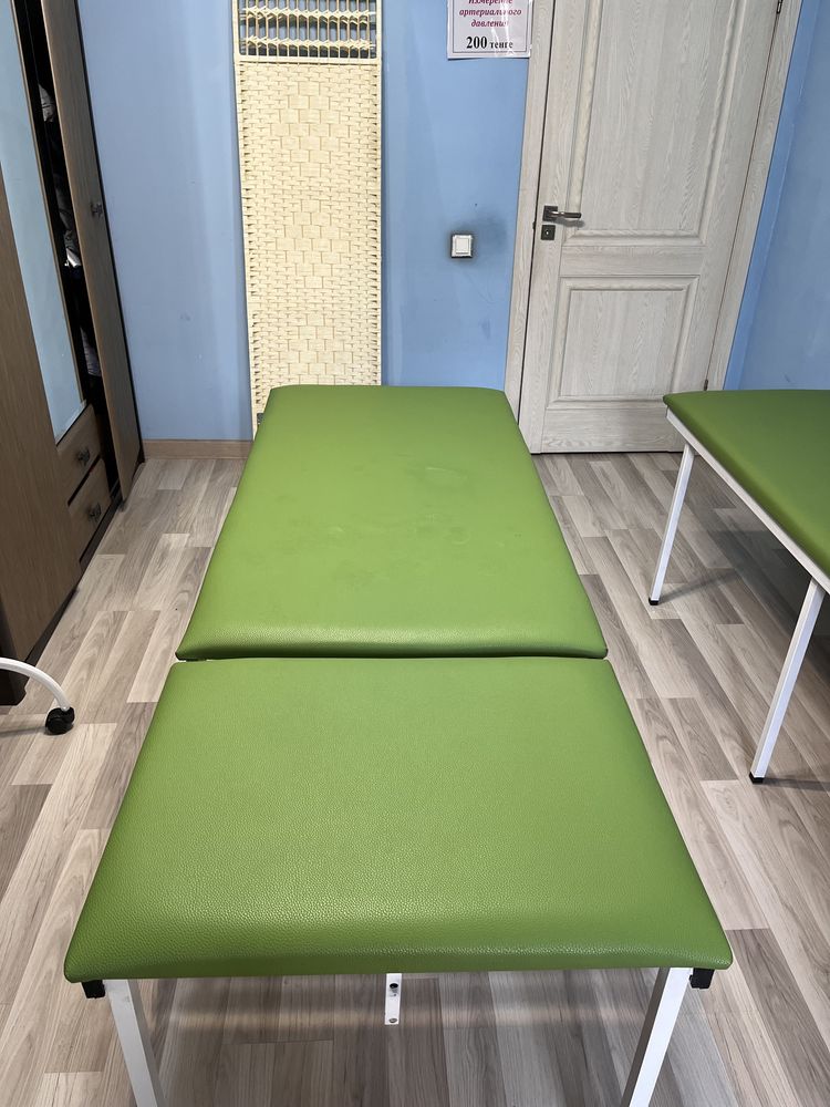 Продам медицинскую кушетку
