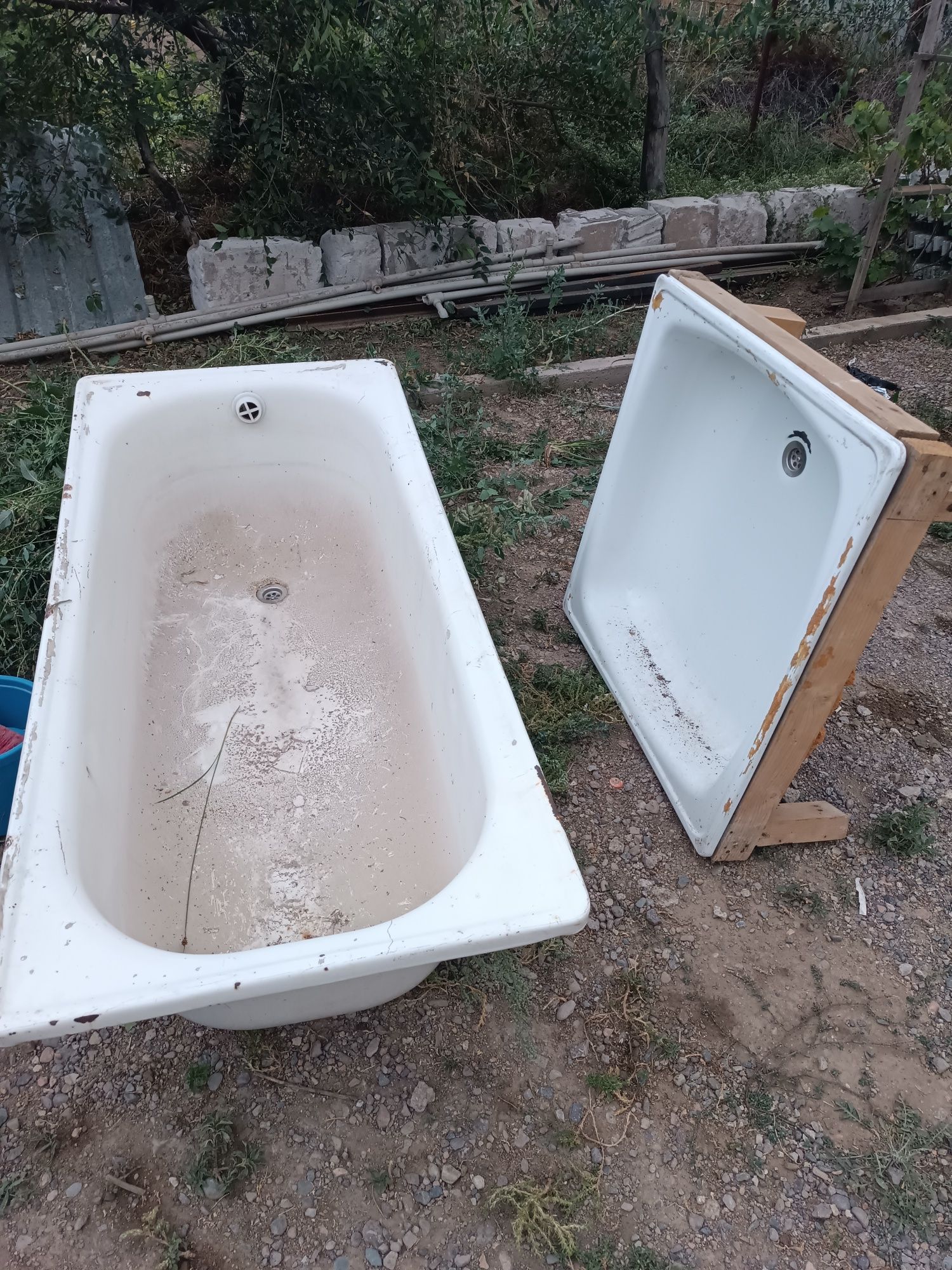 Продам Ванна и душавий поддоны железной