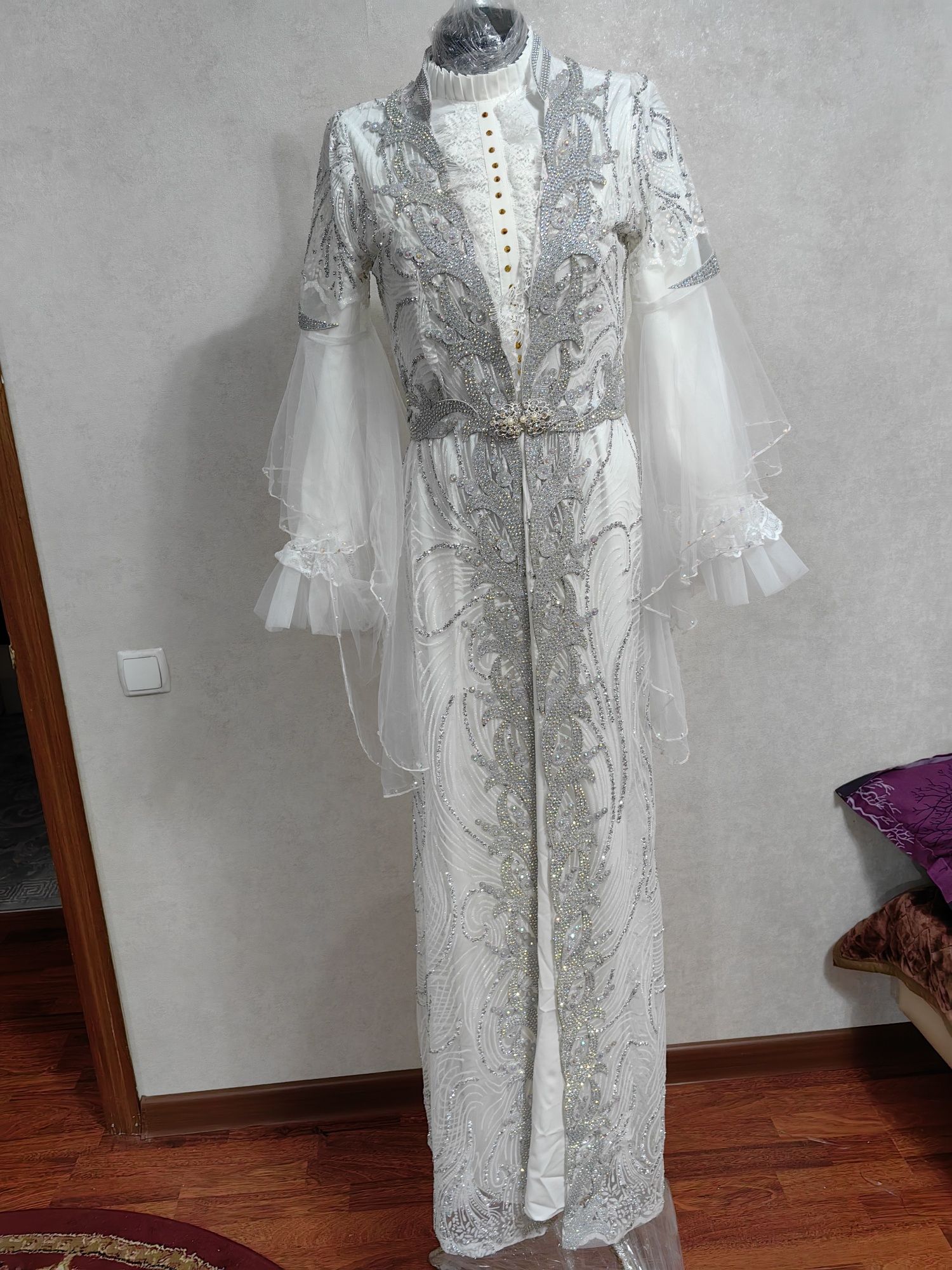 Продам платья размер 42 44