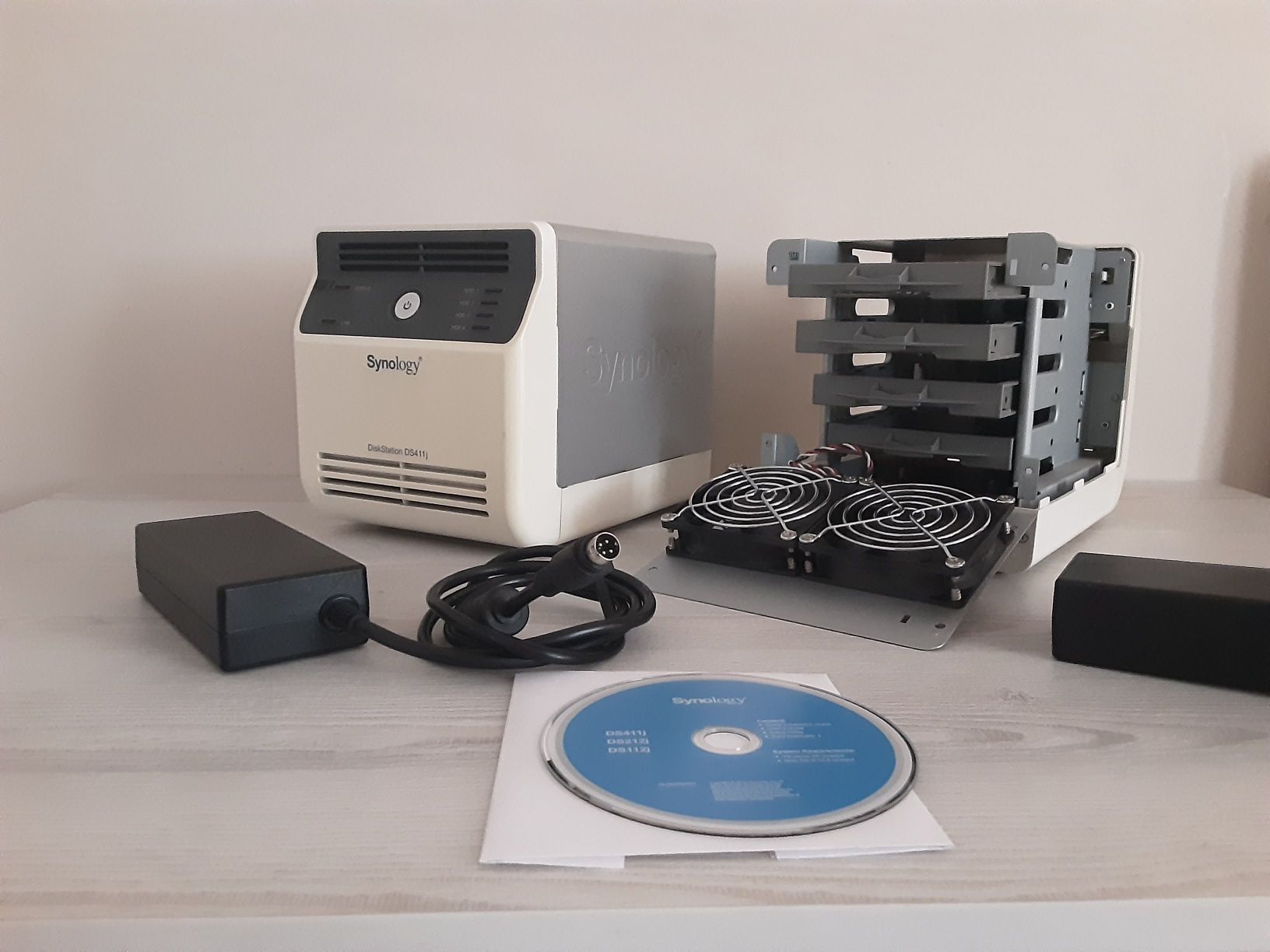 Дисковое хранилище SYNOLOGY
