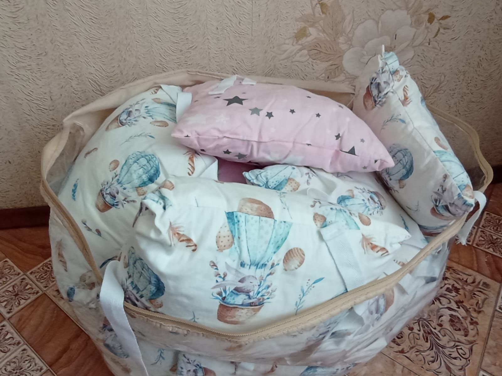 Продам бортики подушки на детскую кроватку, 12шт.