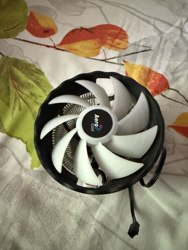 Ryzen 3 3200g, блок питания chieftec на 360w и куллер Aero cool