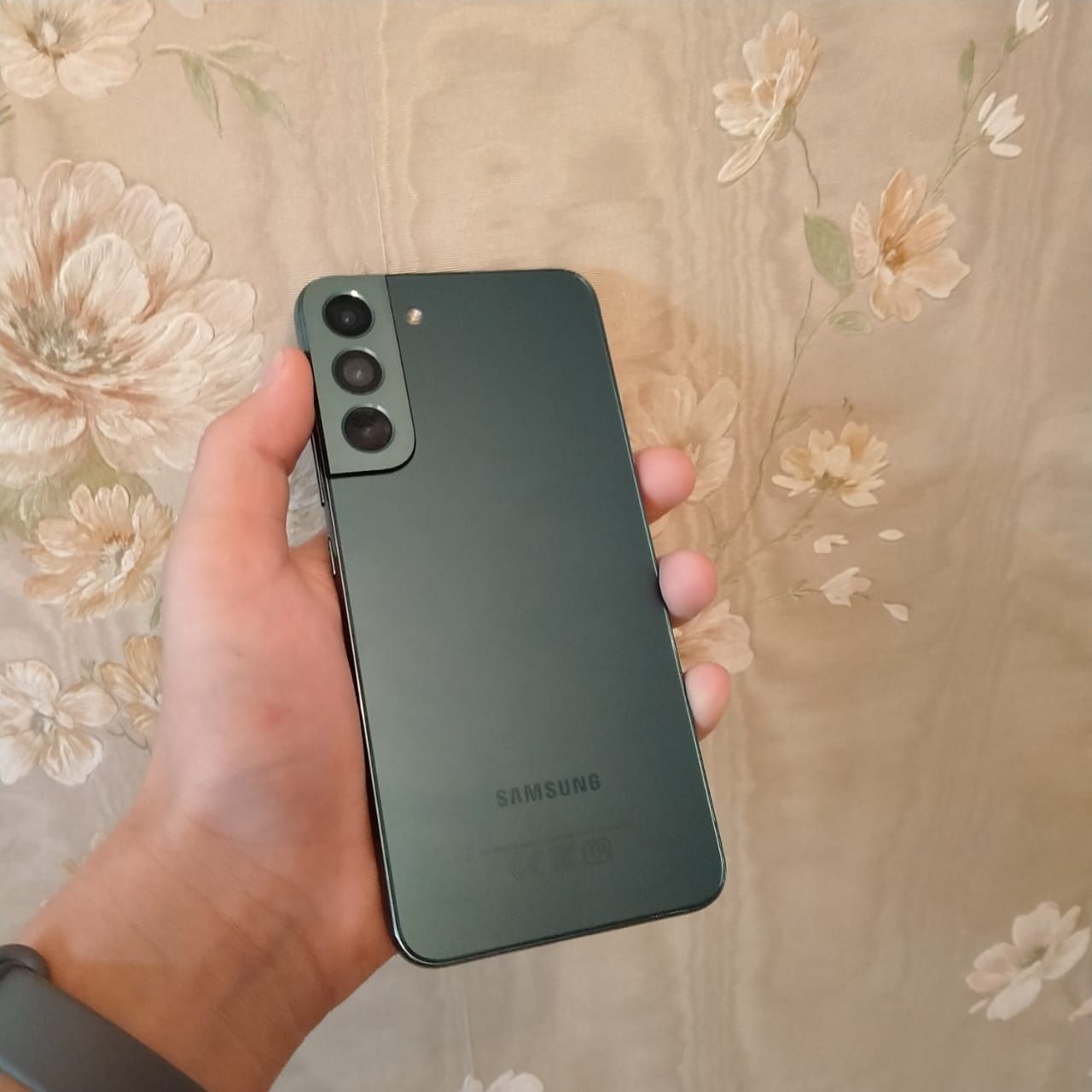 Продаю Samsung s22plus