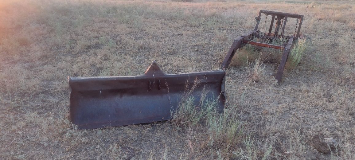 Продам трактор 80