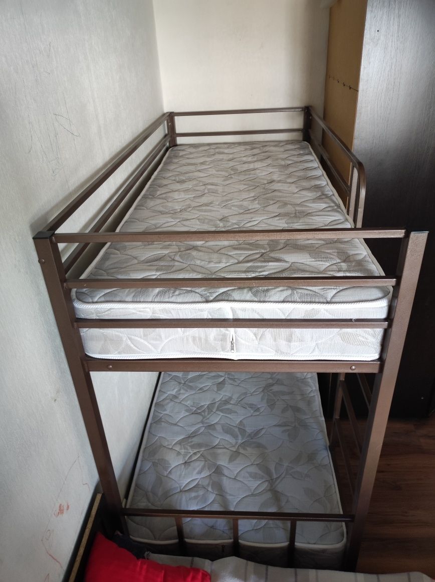 Продам двухярусную кровать