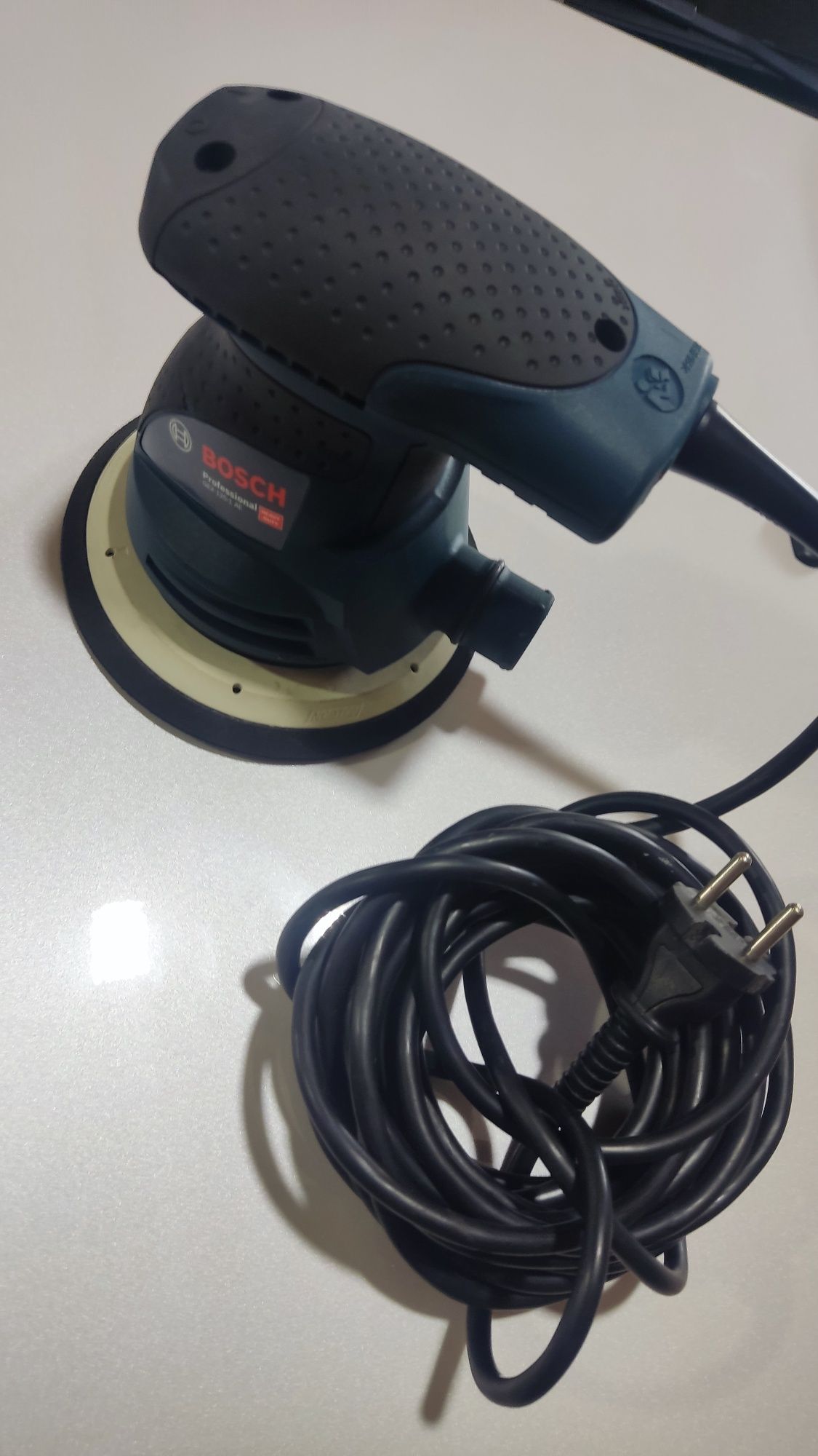 Продам шлиф машинку BOSCH шуруповёрт.болгарку.фен