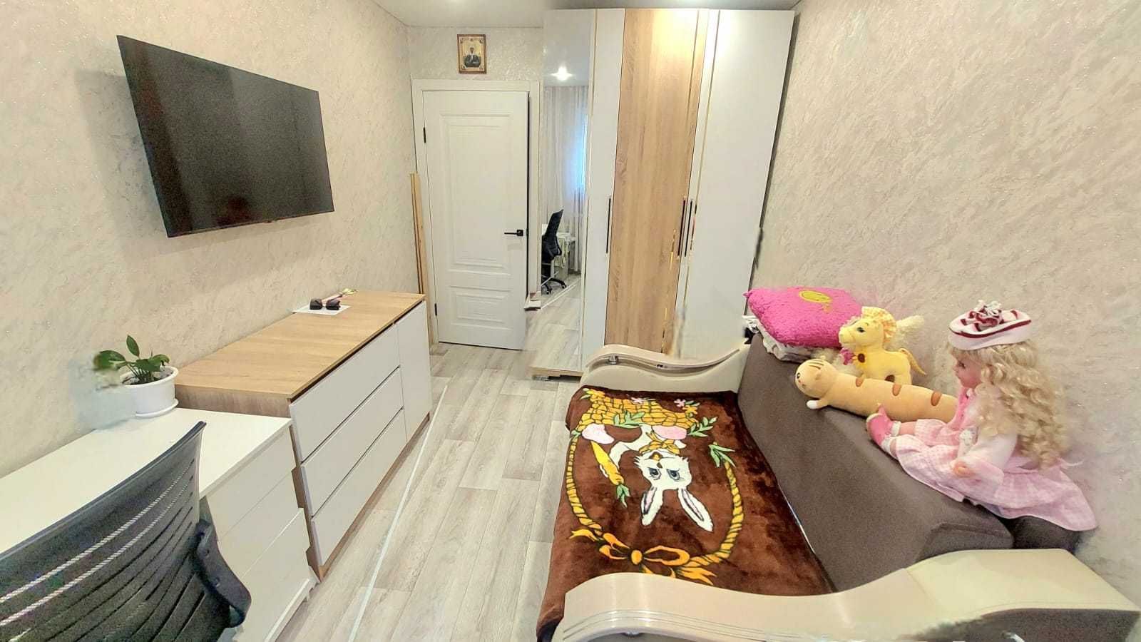 Продам 2 комнатную квартиру Металлургов 3 микрорайон