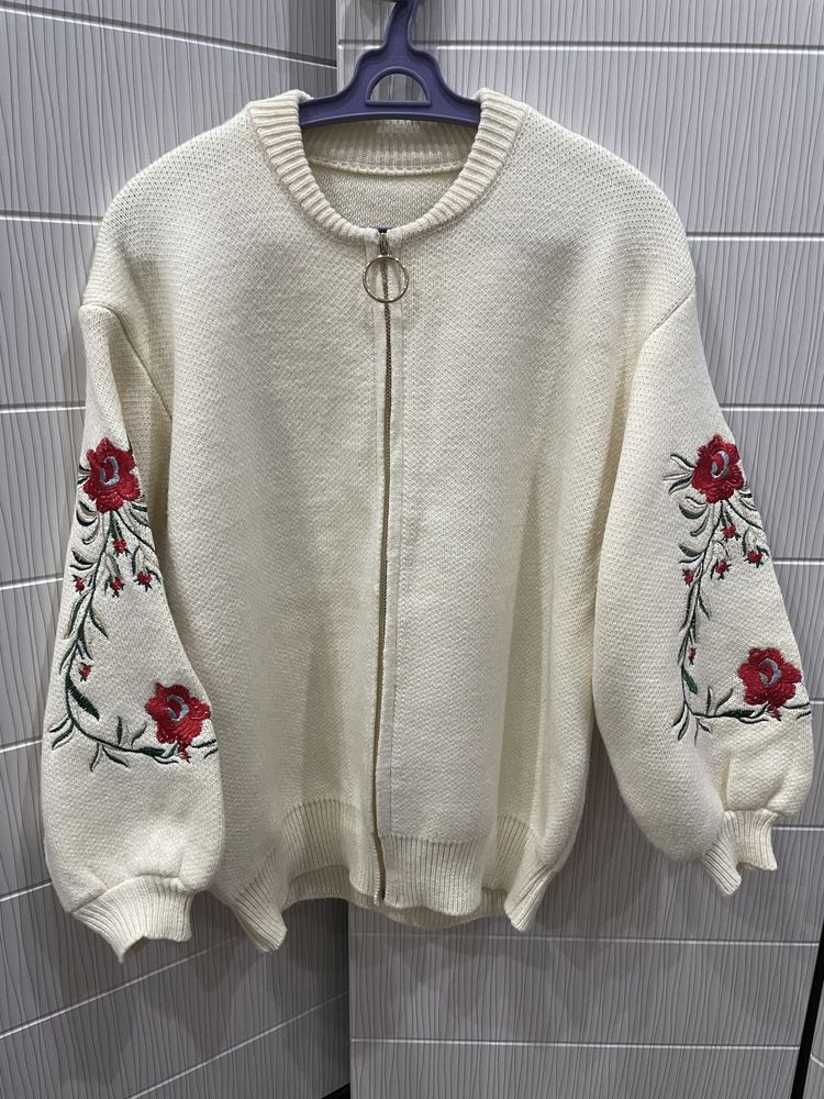 Продам кофты,пиджак, платье