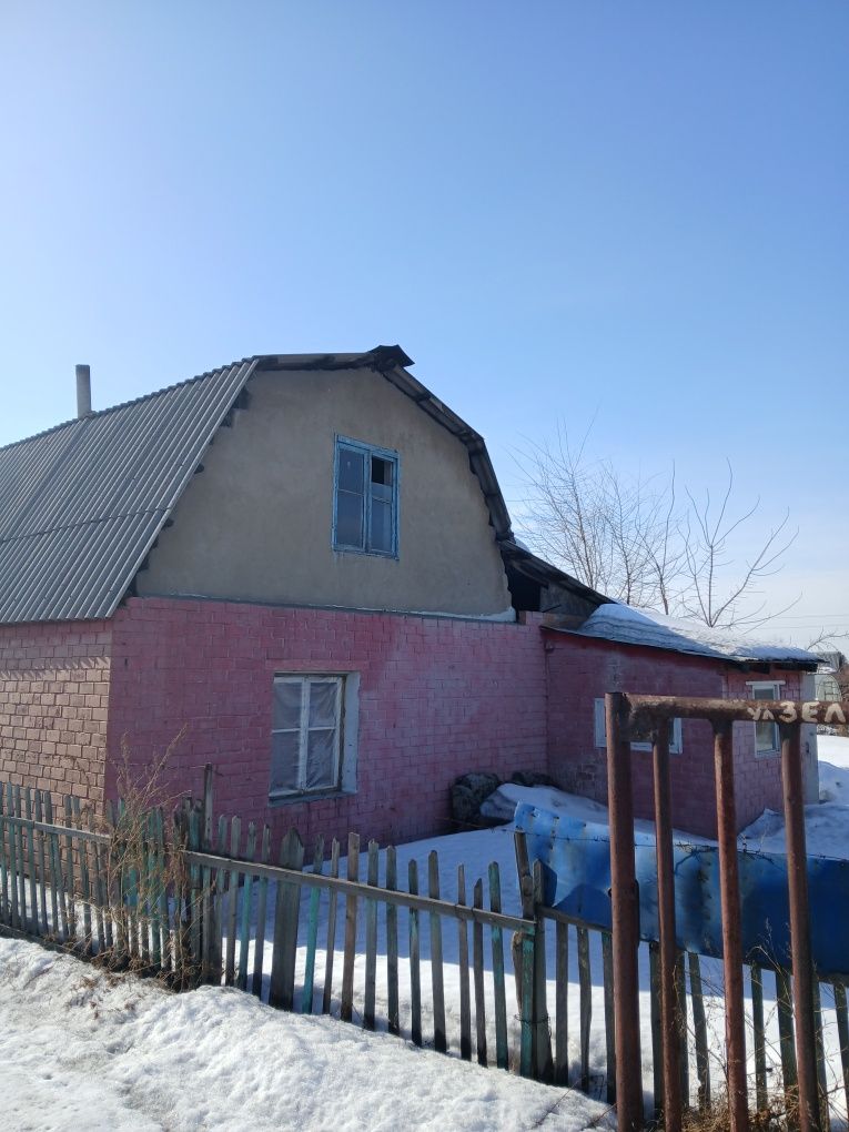 Продам дам на дачном участке
