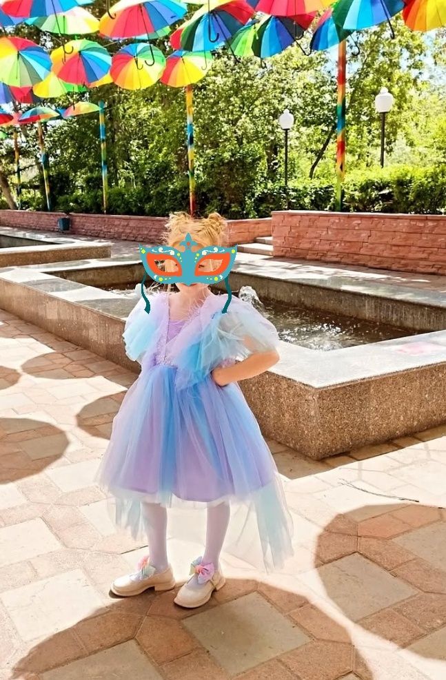 Платье шикарное ,нарядное