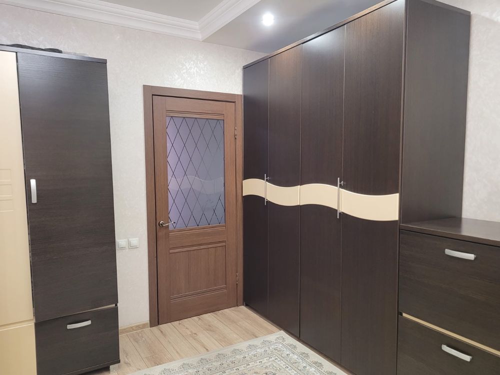 Продам спальный гарнитур