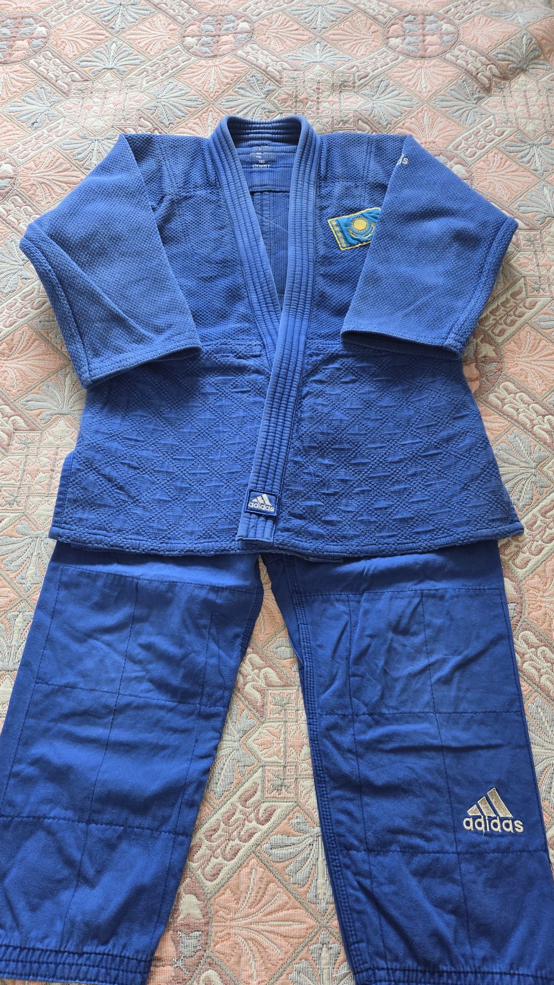 Продам кимоно хорошего качества
