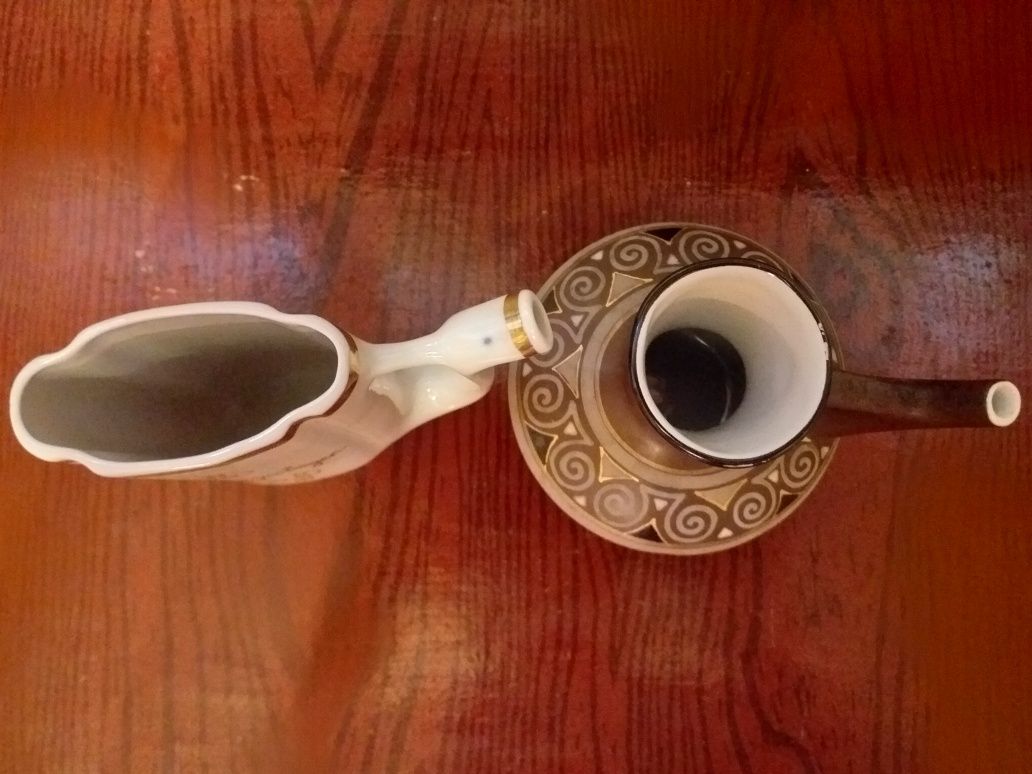 Кружка для минеральной воды.