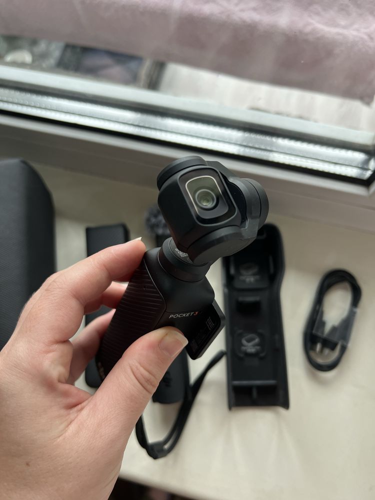 Экшн-камера DJI Pocket 3 Creator Combo