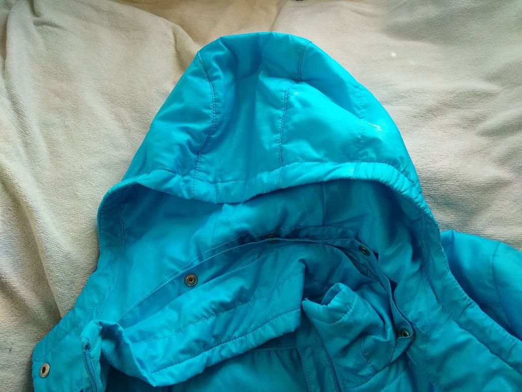 Куртка Adidas детская, шорты и 3 шапки