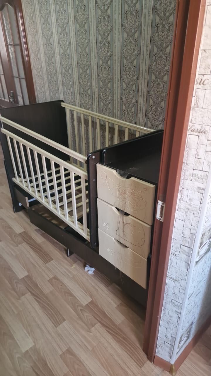 Кровать отдам даром
