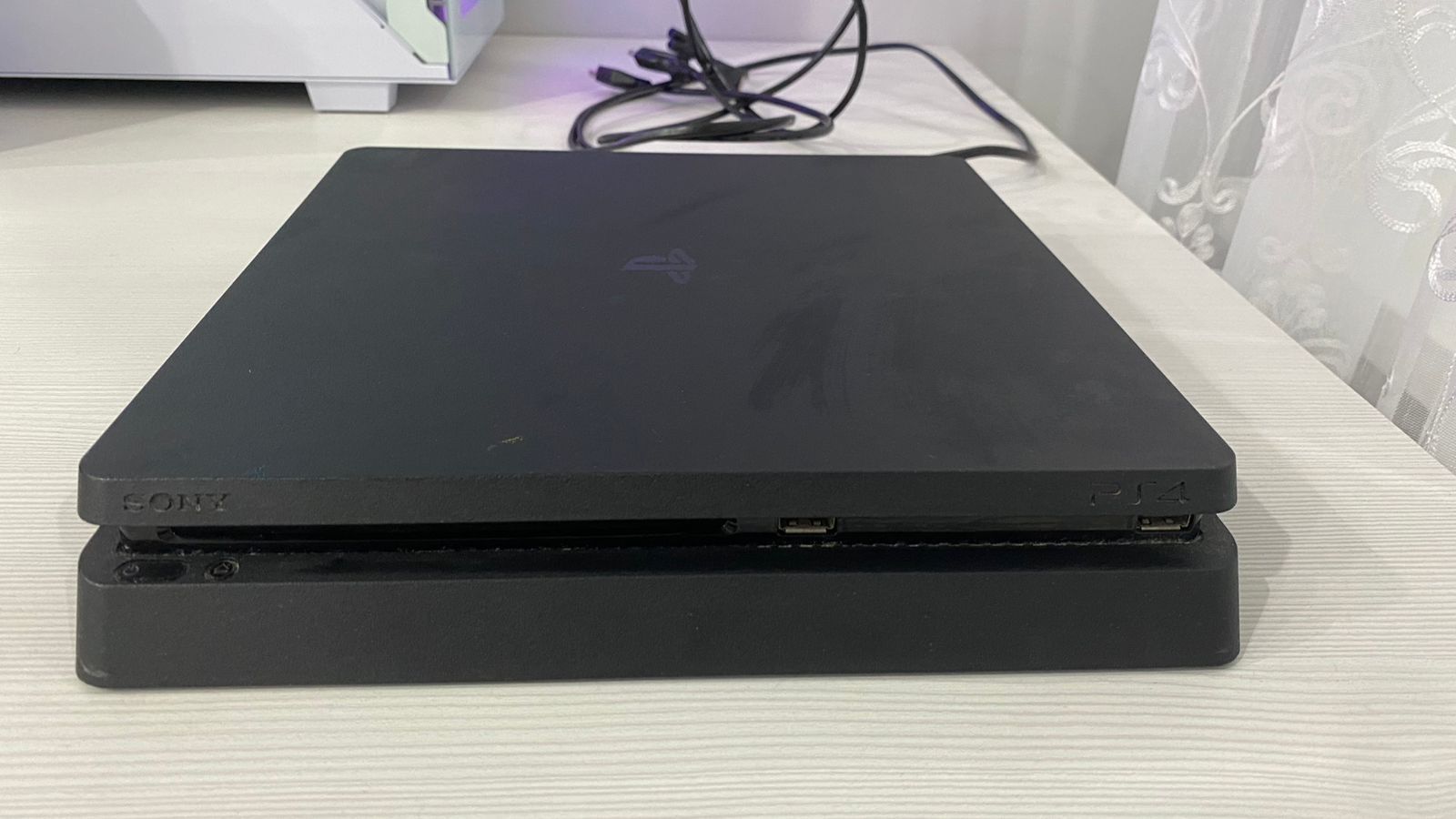 Playstation 4 slim