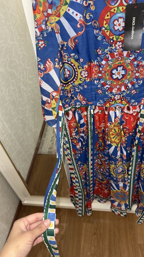 Шикарное платье под D&G