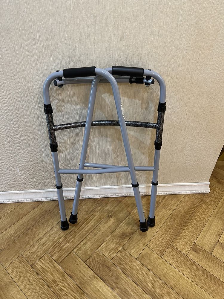 Продам Ходунки для взрослых. Шагающие ходунки.