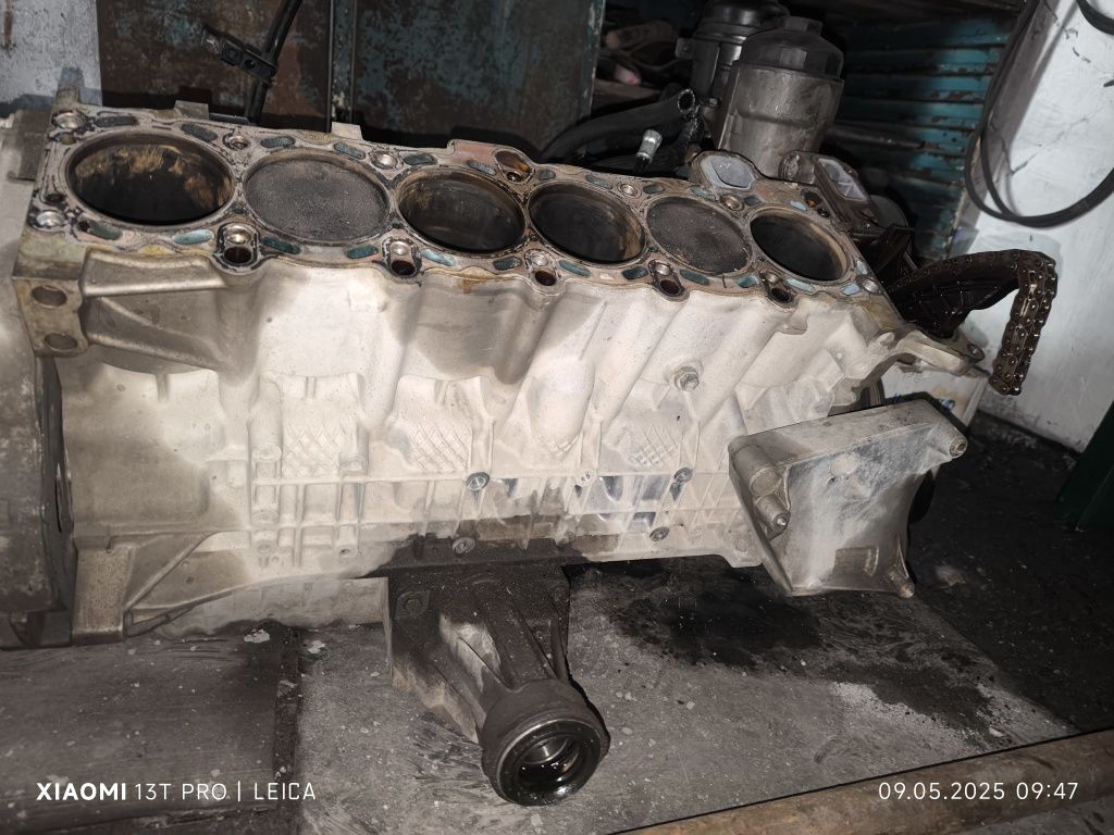 Блок цилиндров БМВ М54Б30