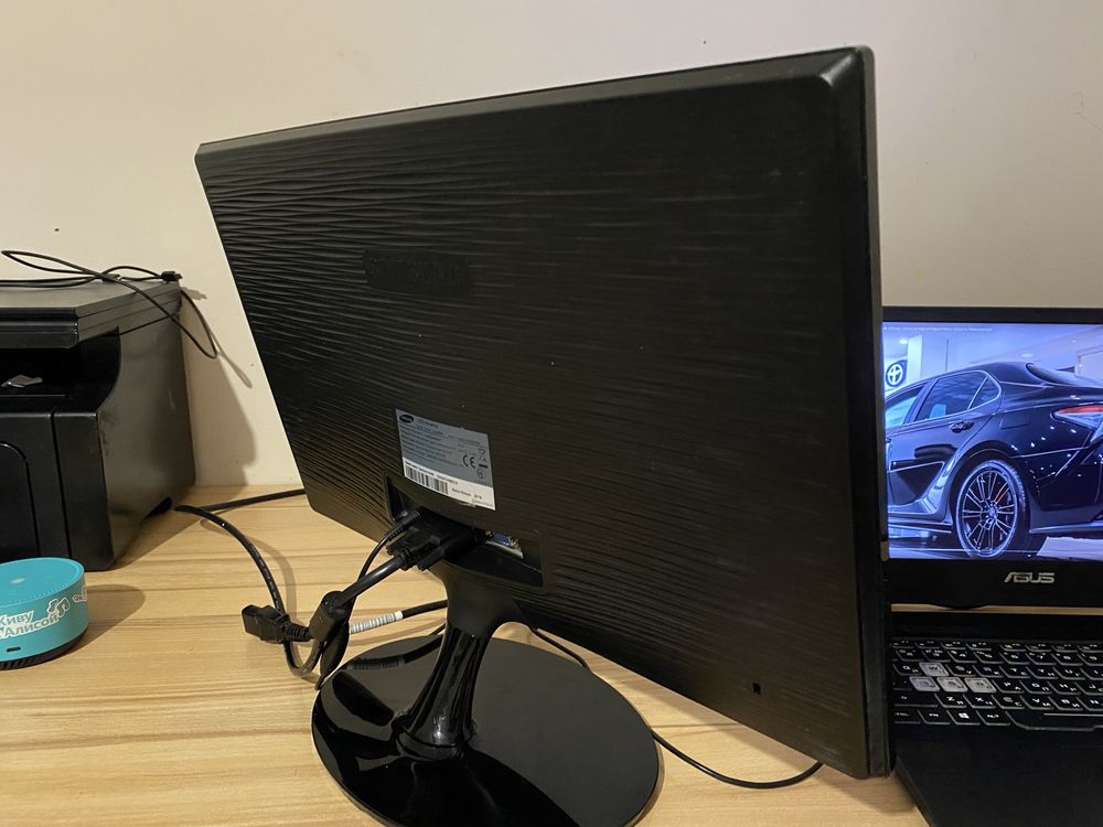 Продаётся монитор Samsung SyncMaster S22B300B