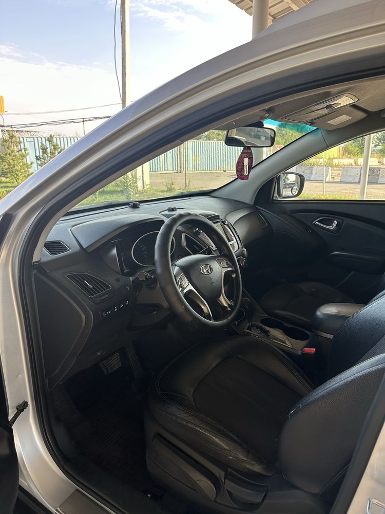 hyundai tucson 2010