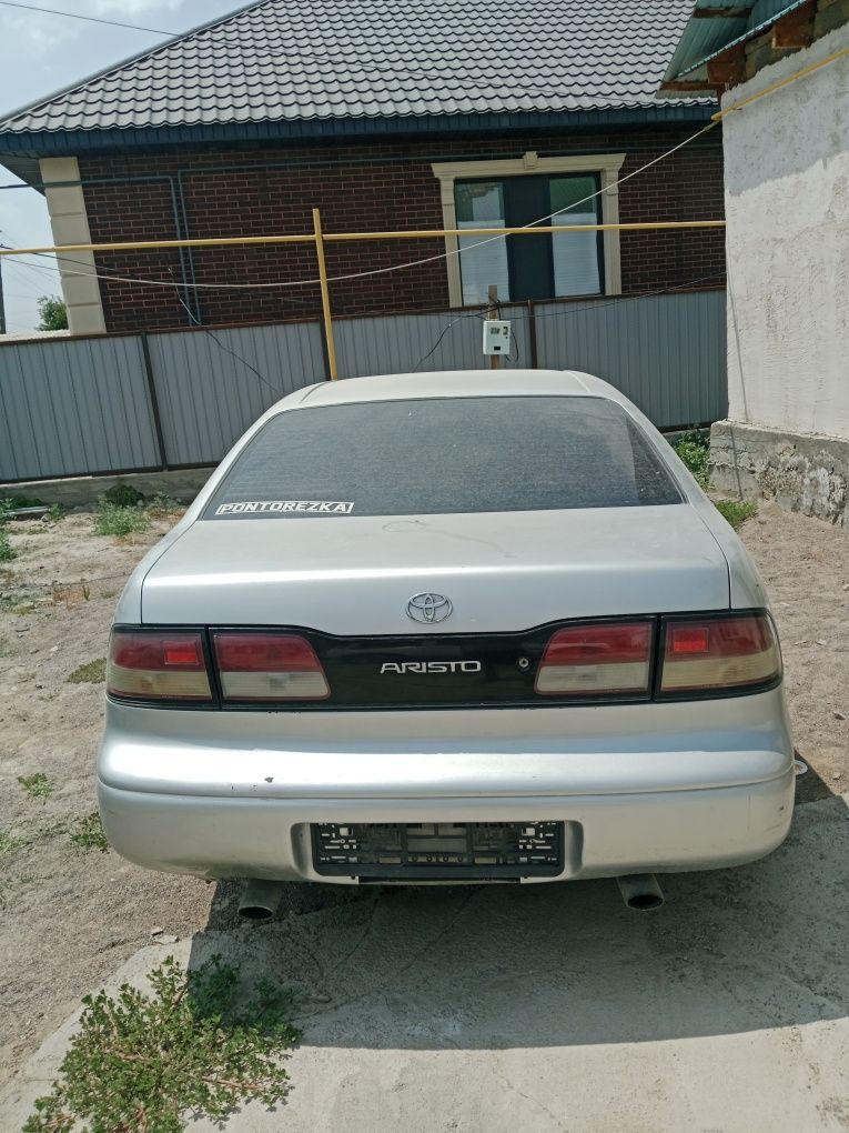 Tayota Aristo 1996