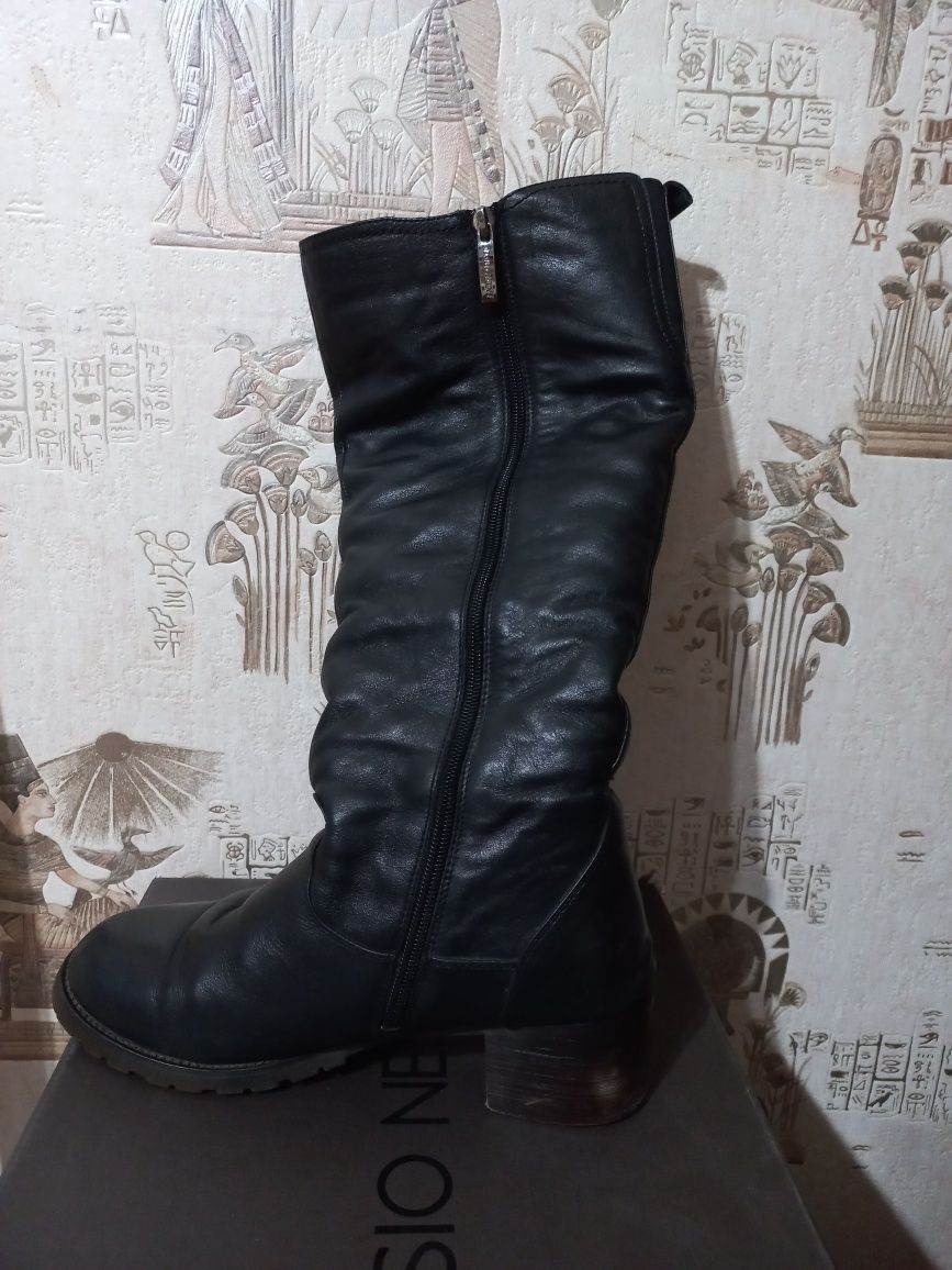 Продам зимние сапоги