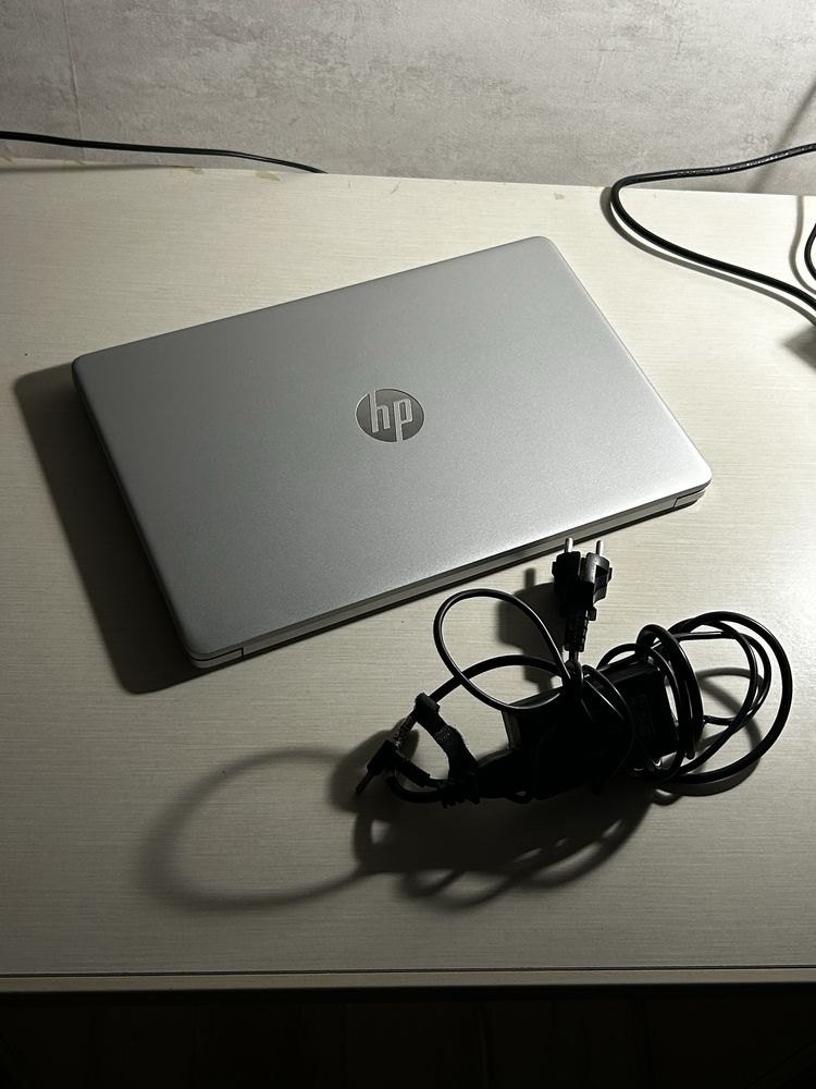 Ноутбук HP 15 i5 / 8 ГБ / MX130 / 1 ТБ HDD