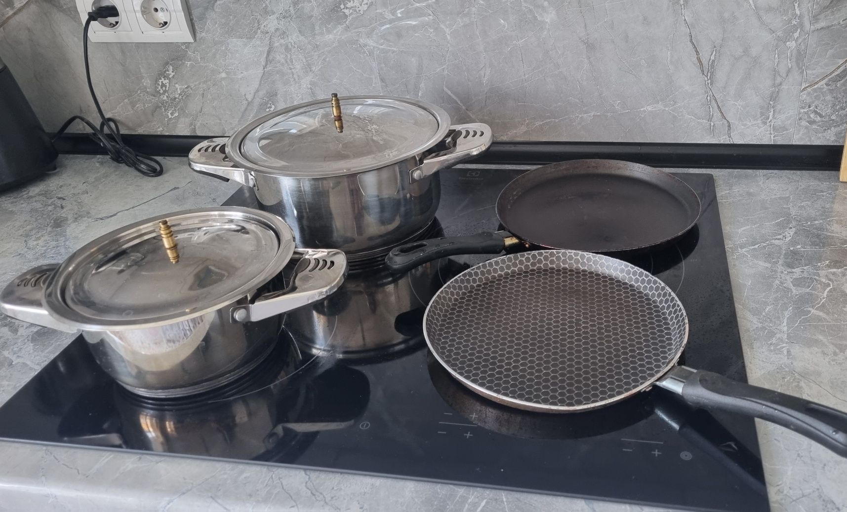 Продам кастрюли бу