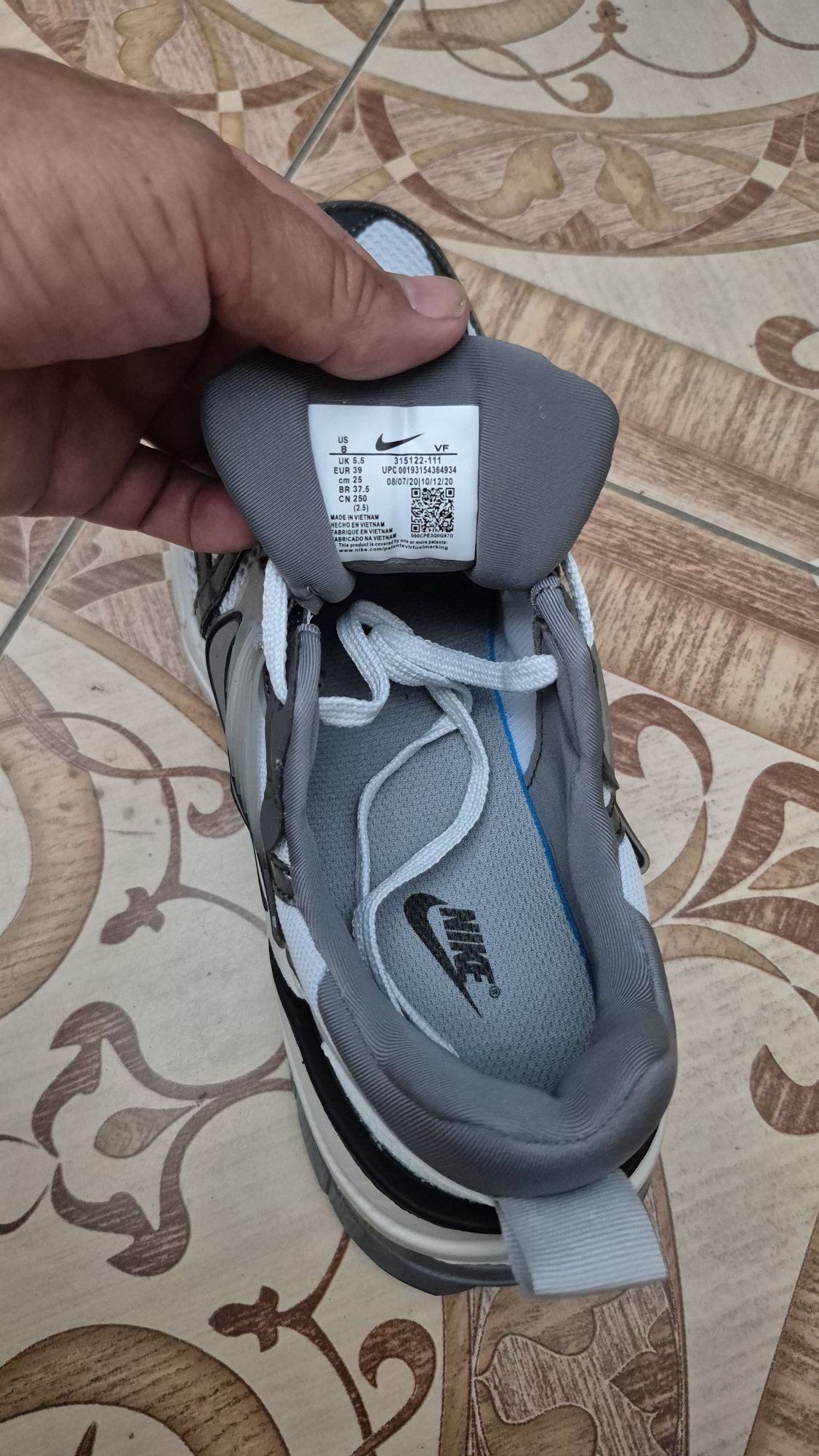 Кроссовки Nike оригинал 45000