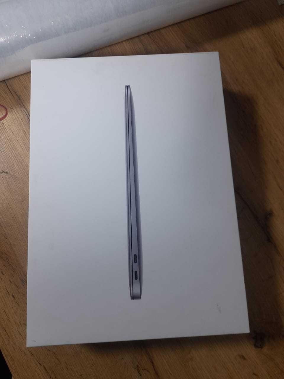 Apple MacBook Air 13 2020 EN 13.3" / 8 Гб / SSD 256 Гб / macOS / MGN63