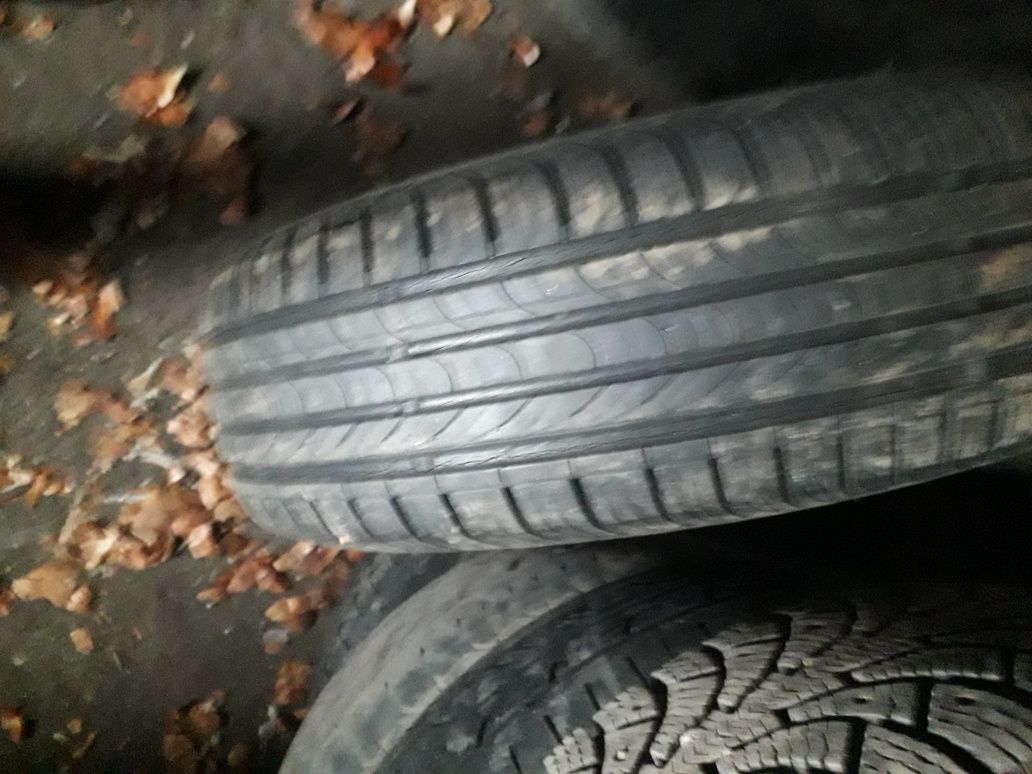 Продаю авто шины импортного производства отличные состояние летние пар