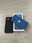 Iphone 13 в синем свете