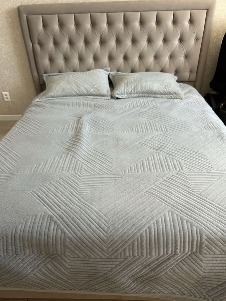 Продам кровать 1,6 м