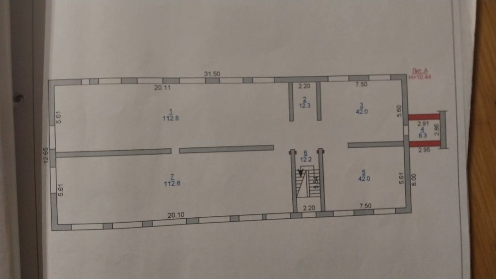 продам новое трех этажное здания площадь S-1226,5кв